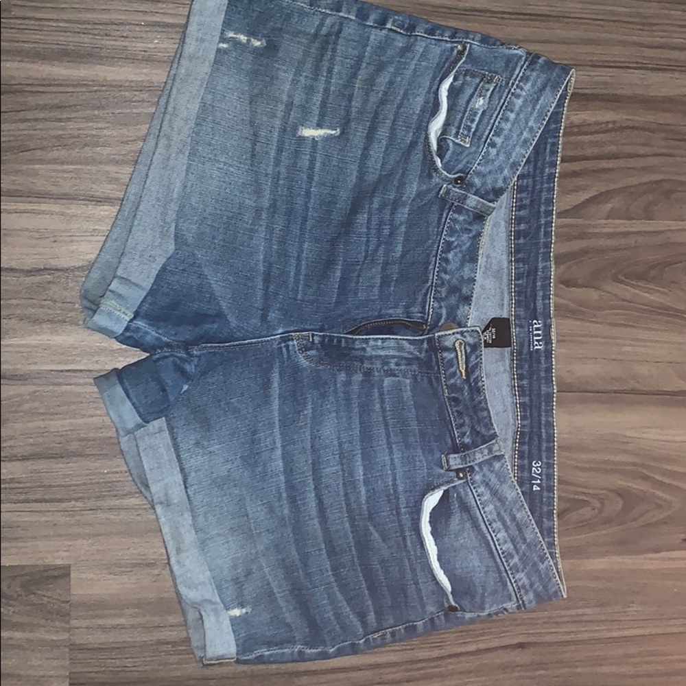 Denim shorts never worn